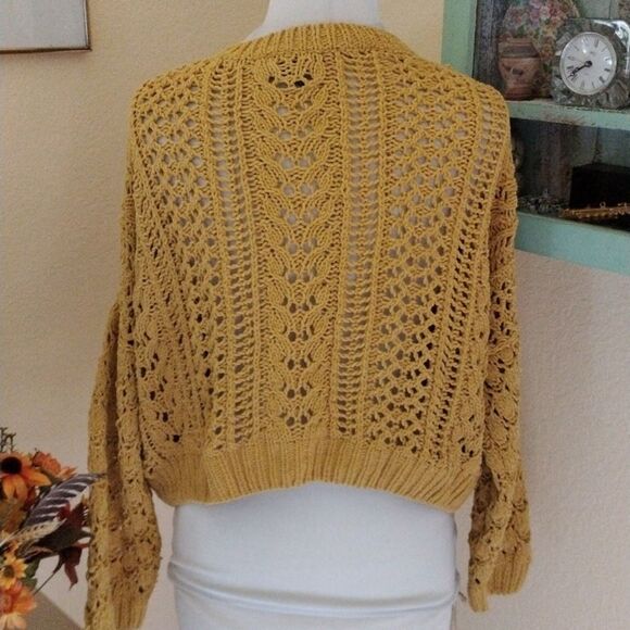 Forever 21 Oversized Sweater - Picture 4 of 7